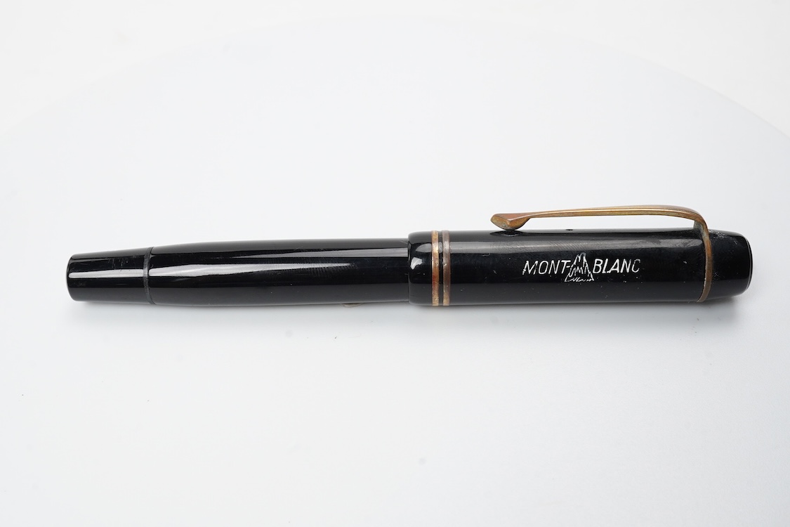 A Montblanc No.334.5 fountain pen fitted with a 14ct. Montblanc nib
